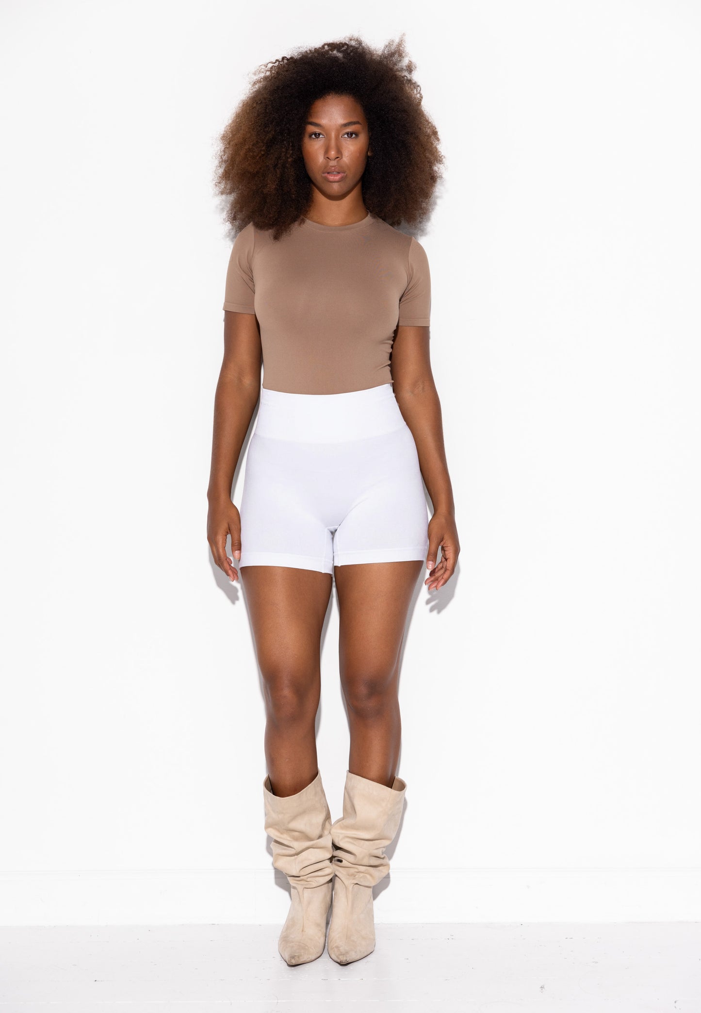 Honest Midwaist Shorts Functional Comfort- White